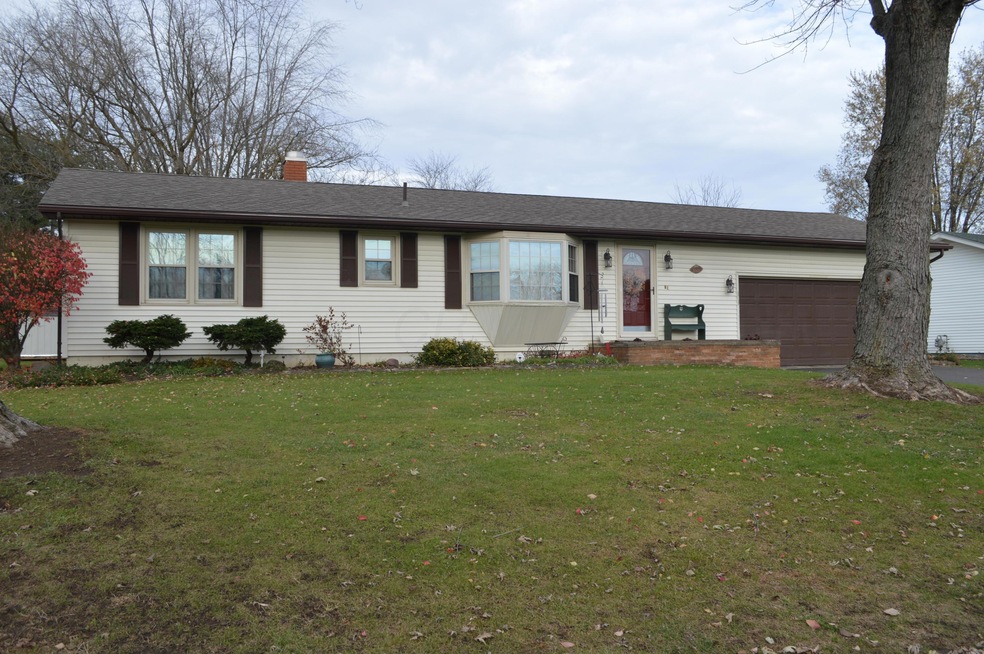 210 Meadow Dr, Circleville, OH 43113 - photo 1