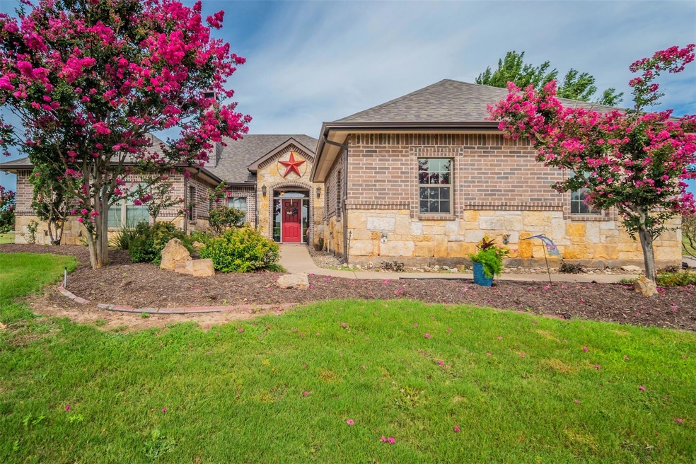 137 Heritage Pkwy E, Decatur, TX 76234 - photo 1