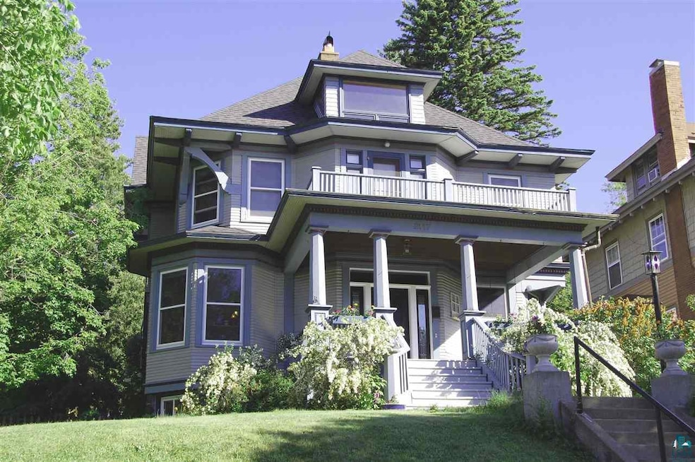 2117 Jefferson St, Duluth, MN 55812 - photo 1