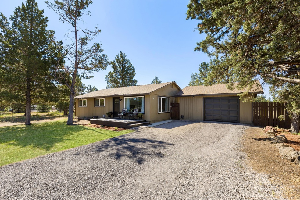 22875 Mcgrath Rd, Bend, OR 97701 - photo 1