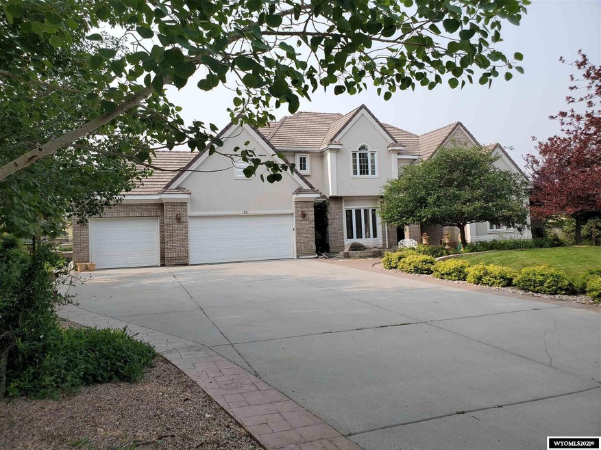 the home sits the lot beautifully and offers a gor