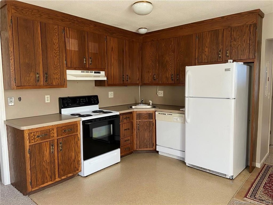 61 Capen St, Windsor, CT 06095 - photo 1