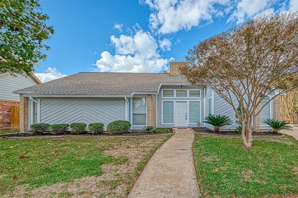 8411 Forestside Ln, Houston, TX 77095 - photo 1