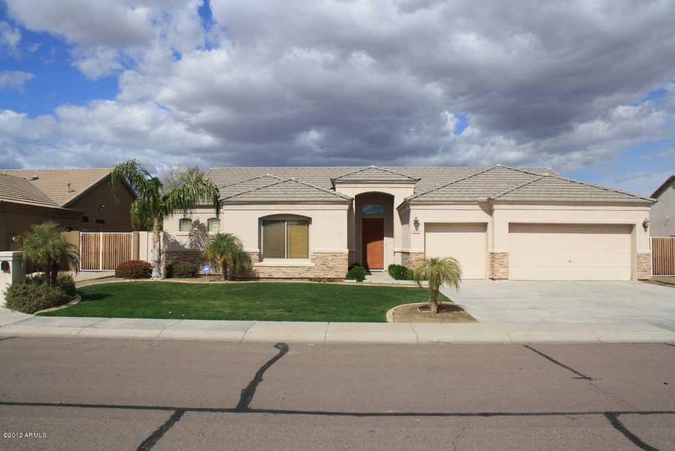 Curb view Front of House