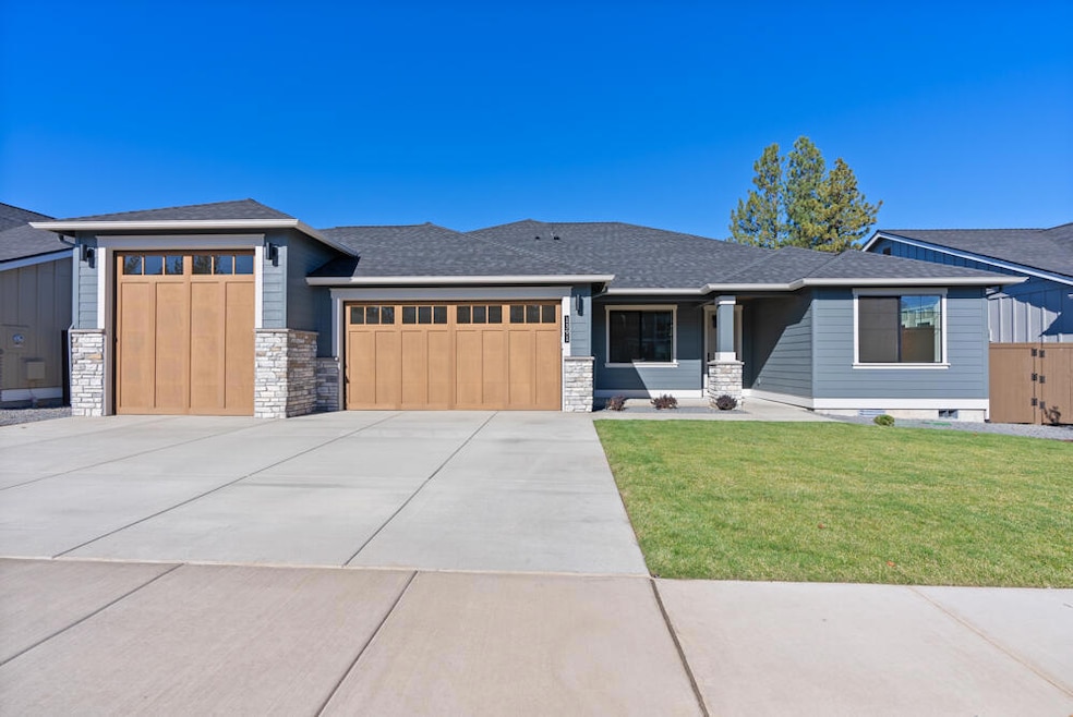 1391 NW Ochoa Dr, Bend, OR 97703 - photo 1