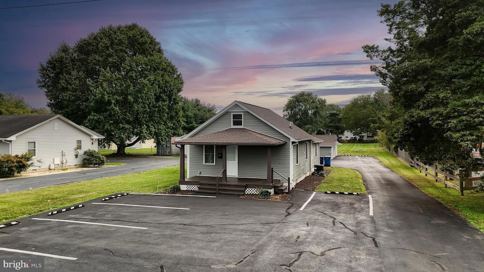 1252 Forrest Ave, Dover, DE 19904 - photo 1