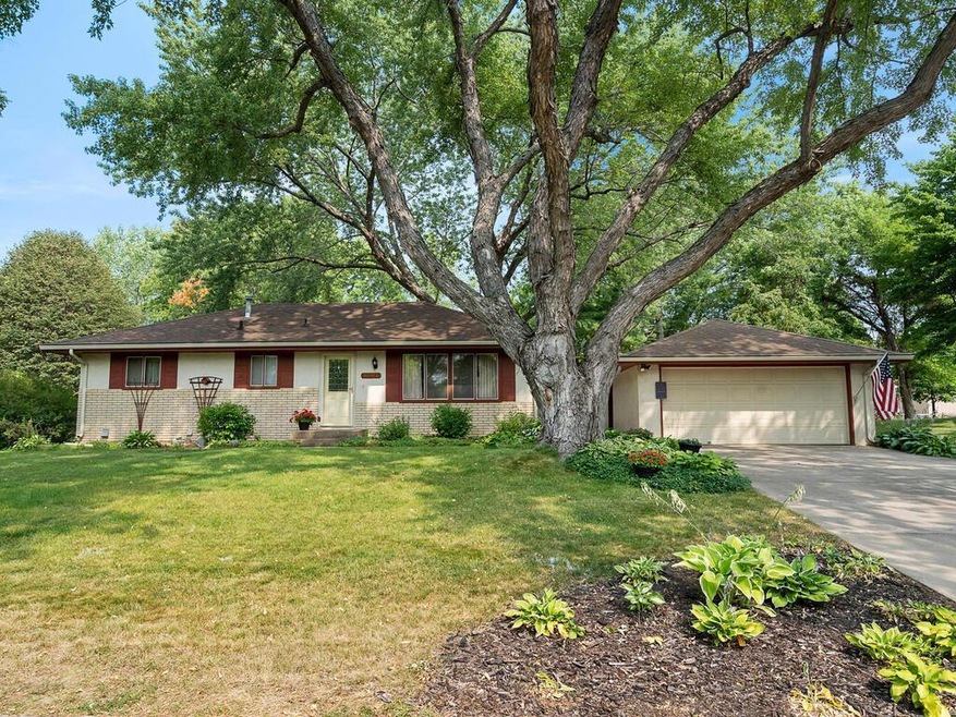 10024 100th Ave N Maple Grove MN 55369 USA-001-018