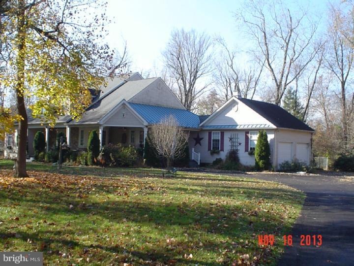 106 W Bristol Rd, Warminster, PA 18974 - photo 1