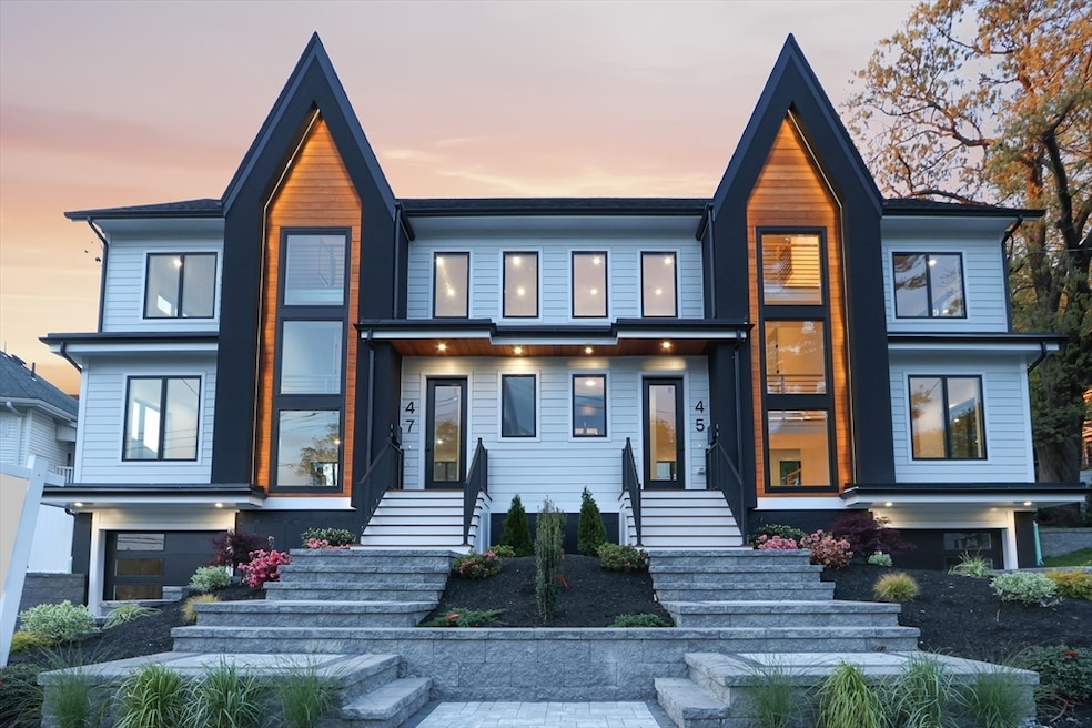 127-129 Withington Rd unit 1, Newton, MA 02460 - photo 1