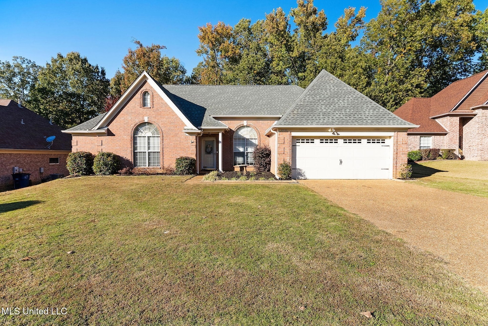 8800 Oak Grove Blvd, Olive Branch, MS 38654 - photo 1