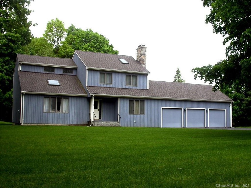 900 Mountain Rd, Bloomfield, CT 06002 - photo 1