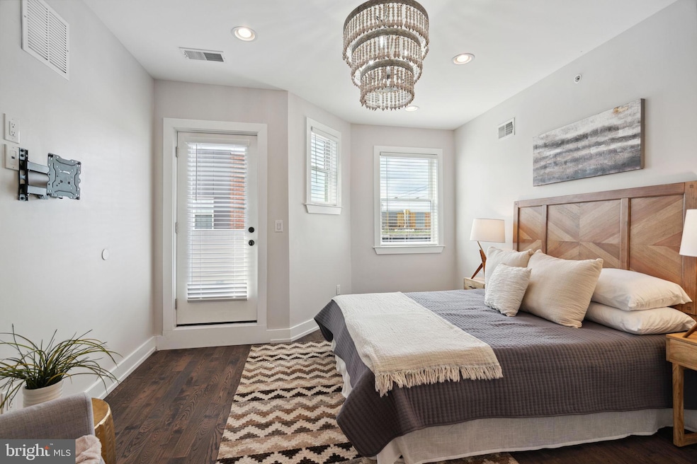 1403 S Taylor St, Philadelphia, PA 19146 - photo 1