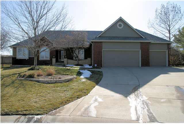 Great Ranch on a Cul-de-Sac Lot .38 acre
