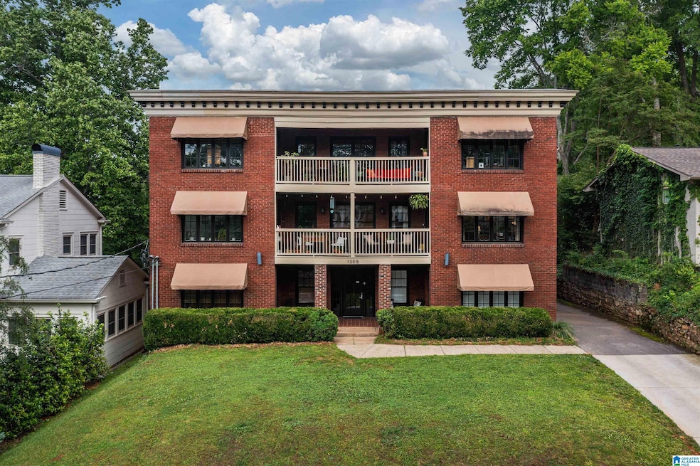 1305 31st St S unit 202, Birmingham, AL 35205 - photo 1