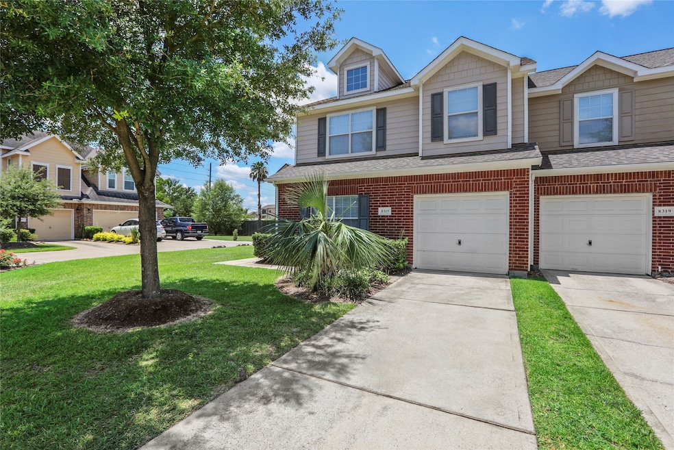 Corner unit surrounded by green space. Main door t