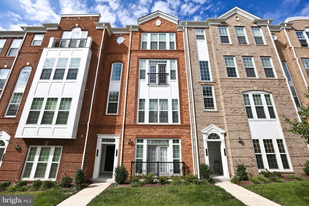 42783 Burrell Square unit UPPER, Ashburn, VA 20147 - photo 1