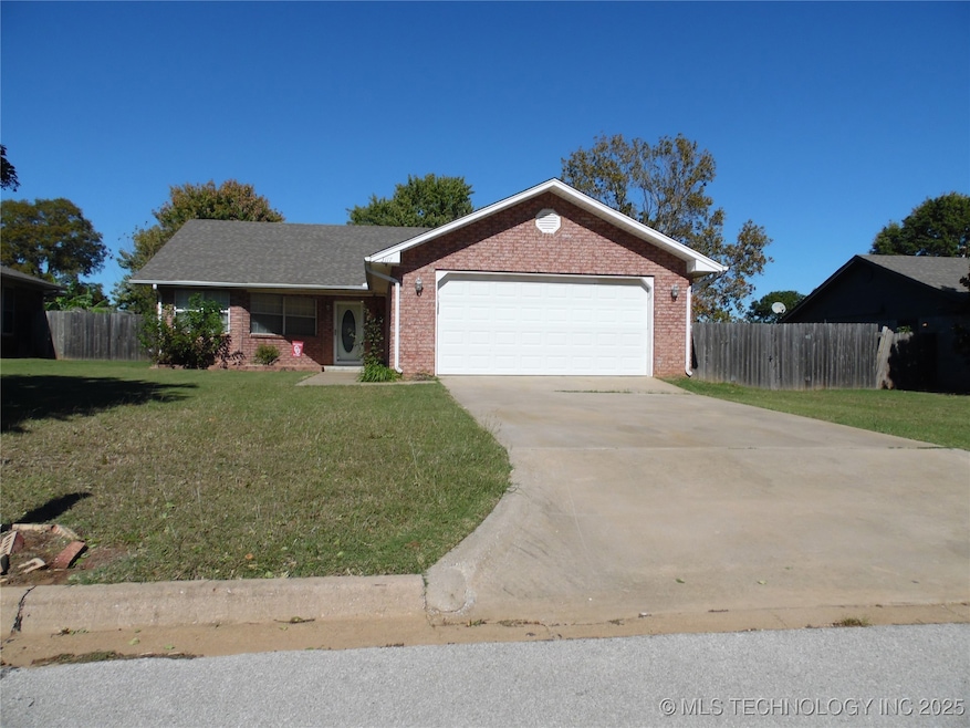 3117 Cardinal Dr, Ardmore, OK 73401 - photo 1