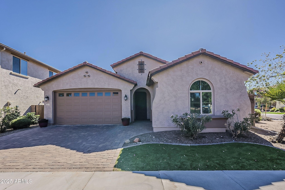 233 E Glacier Dr, Chandler, AZ 85249 - photo 1