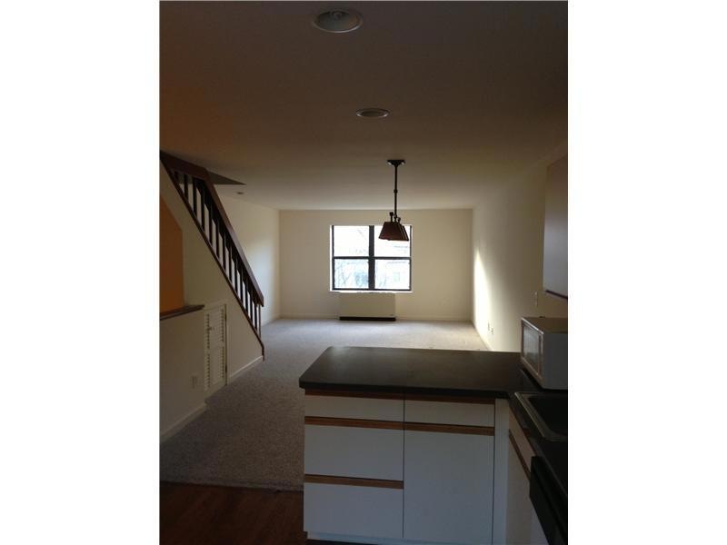328 Pemberwick Rd unit 8, Greenwich, CT 06831 - photo 1