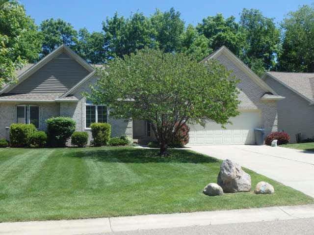 2070 Crystal Wood Trail, Flushing, MI 48433 - photo 1