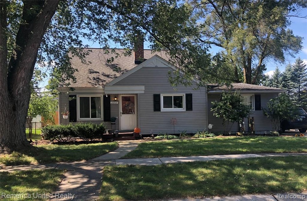 WELCOME TO 21727 PURDUE AVE. A QUAINT NEIGHBORHOOD