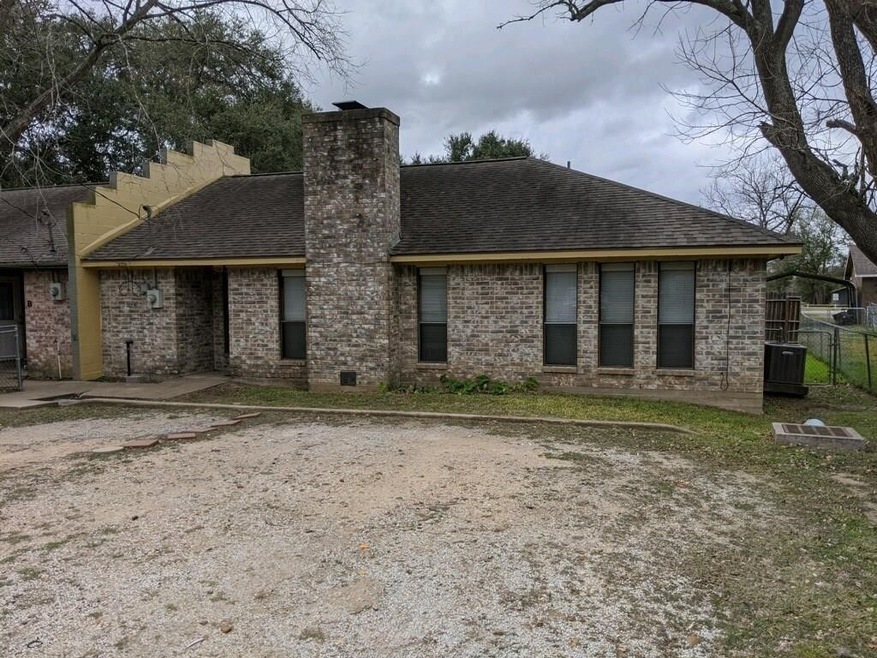 229 Otto St unit A, East Bernard, TX 77435 - photo 1