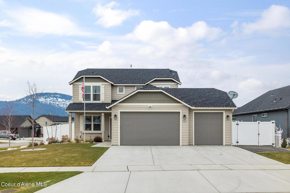 5379 Majestic Front House 1