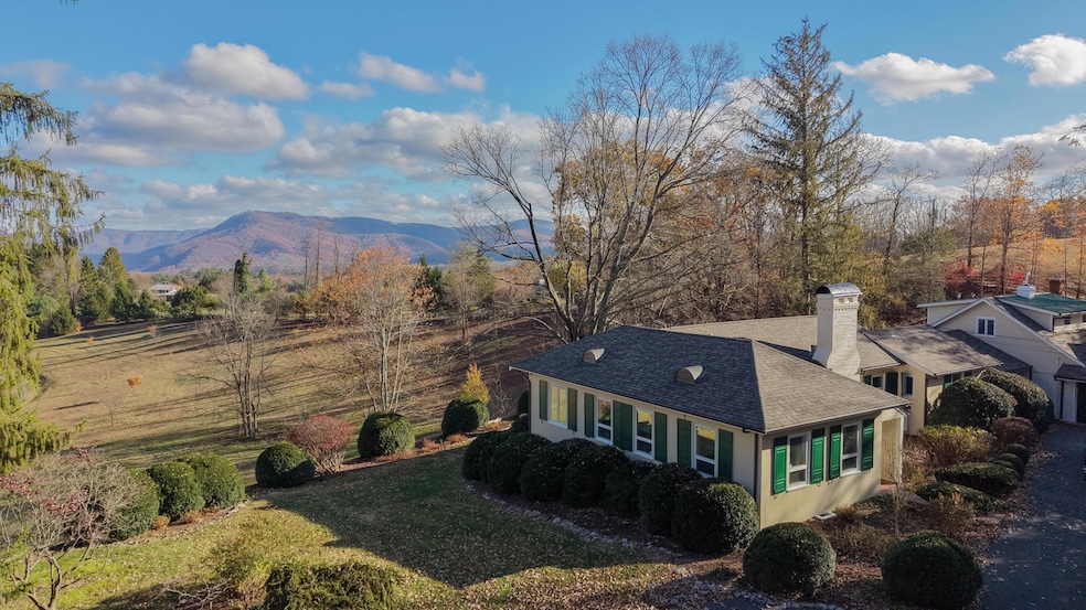 129 Deerfield Rd, Caldwell, WV 24925 - photo 1