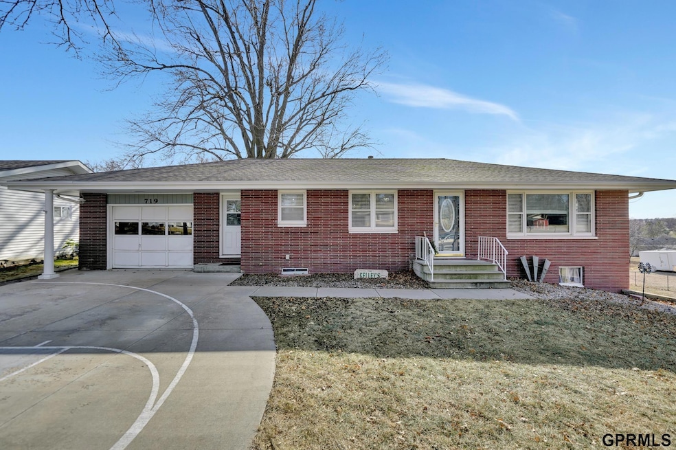 Sold $250,000 • Co-Listing Agent