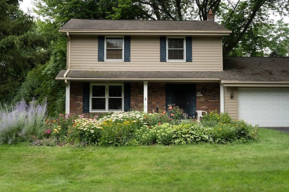N81W14117 Titan Ct, Menomonee Falls, WI 53051 - photo 1