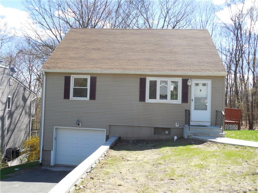 131 Sierra St, Waterbury, CT 06704 - photo 1