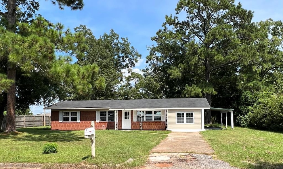 405 Dolphin Dr, Dothan, AL 36301 - photo 1