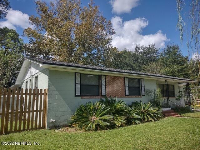 4542 Ish Brant Rd W, Jacksonville, FL 32210 - photo 1
