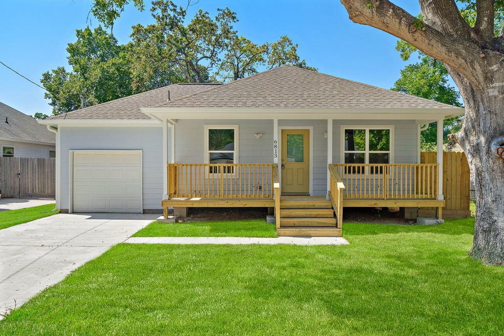 6813 Bethune Dr, Houston, TX 77091 - photo 1