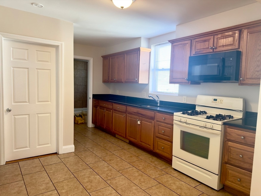 29 Chase St unit 2B, Lynn, MA 01902 - photo 1