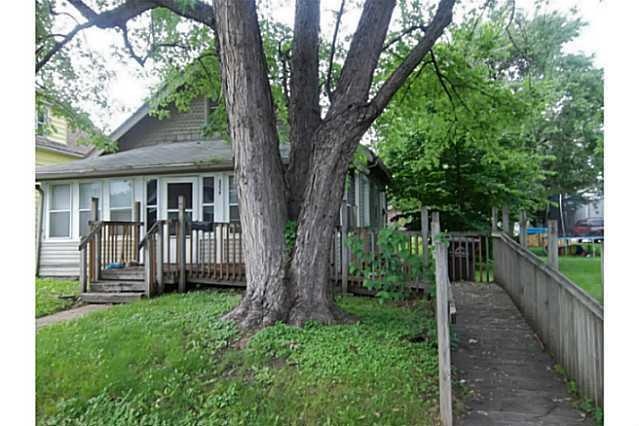 2238 E Walnut St, Des Moines, IA 50317 - photo 1