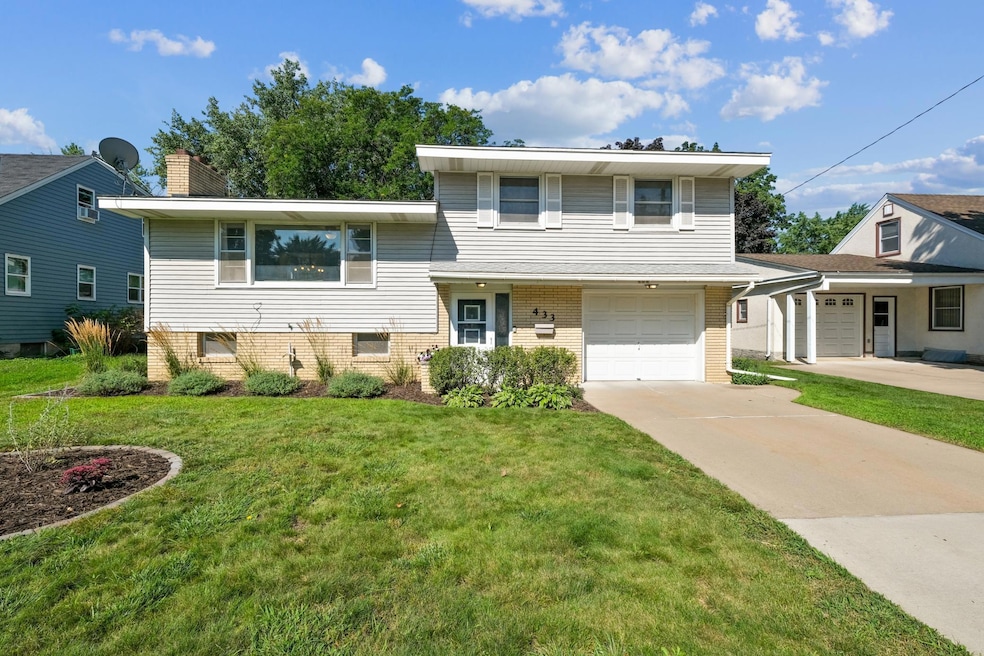 433 3rd Ave NE, Osseo, MN 55369 - photo 1