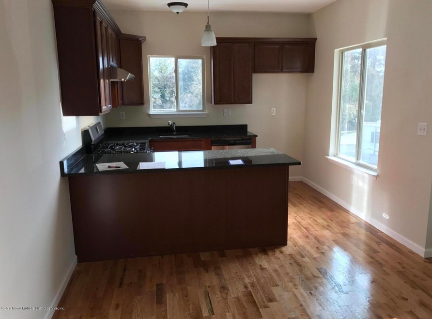 301 Osgood Ave unit 1, Staten Island, NY 10304 - photo 1