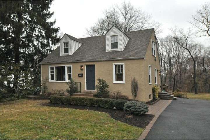1041 Cherry Ln, Southampton, PA 18966 - photo 1
