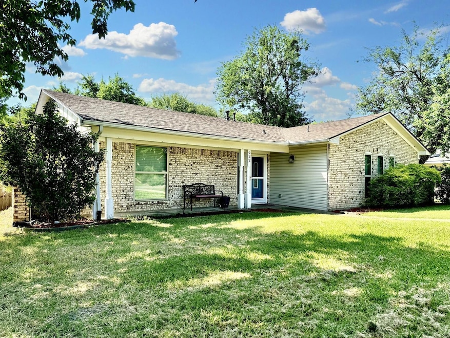 922 Starlight Dr, Sherman, TX 75090 - photo 1