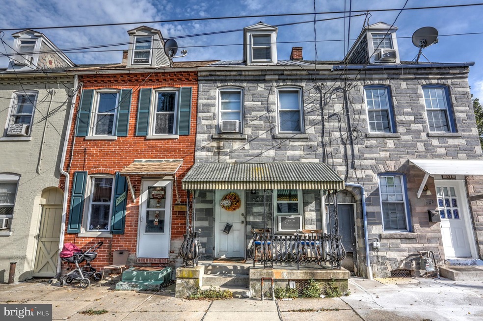 750 1/2 High St, Lancaster, PA 17603 - photo 1