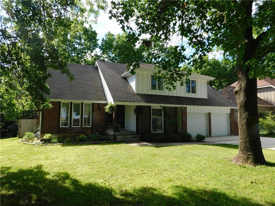 9331 Alden St, Lenexa, KS 66215 - photo 1