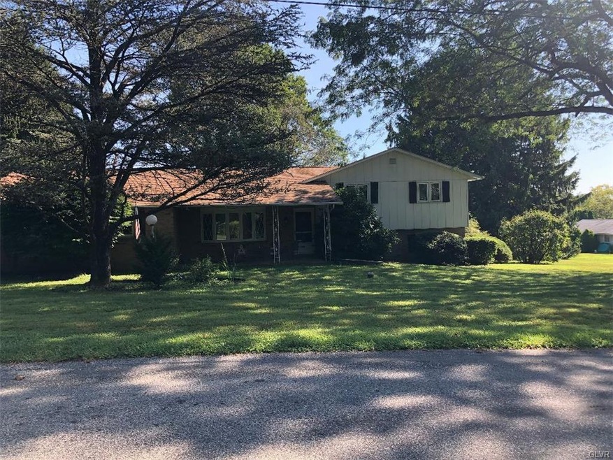 5757 Oak Ln, Zionsville, PA 18092 - photo 1