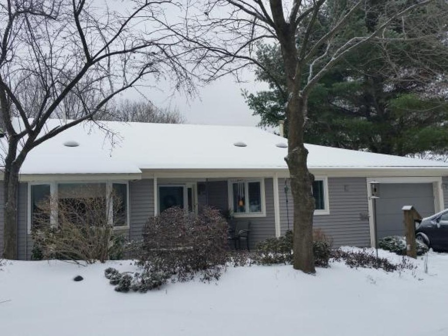 97 Walden Pond Dr, Nashua, NH 03064 - photo 1