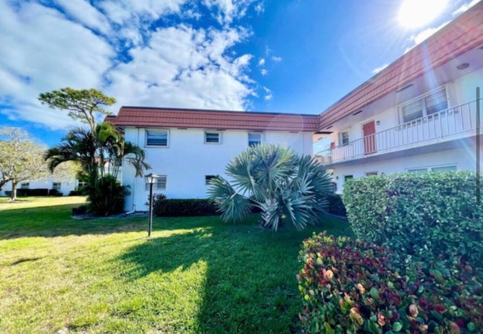 2600 SE Ocean Blvd unit 2, Stuart, FL 34996 - photo 1