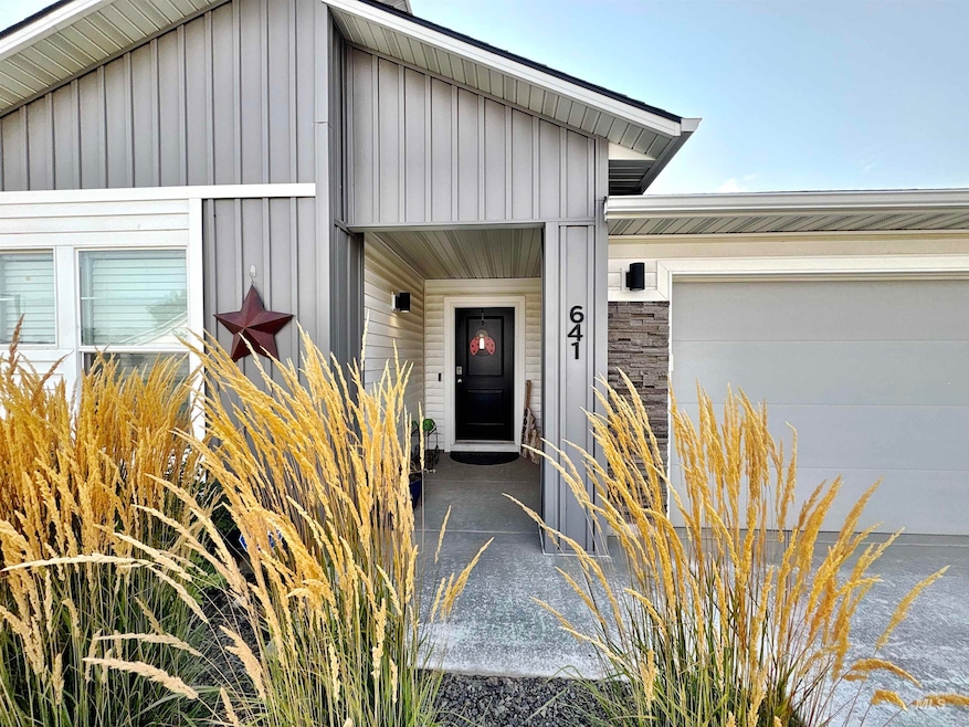 For Sale $385,000 • Co-Listing Agent