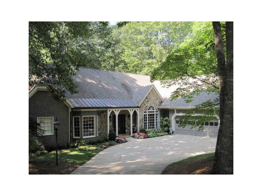 Exterior Front. 1625 Northcliff Trace