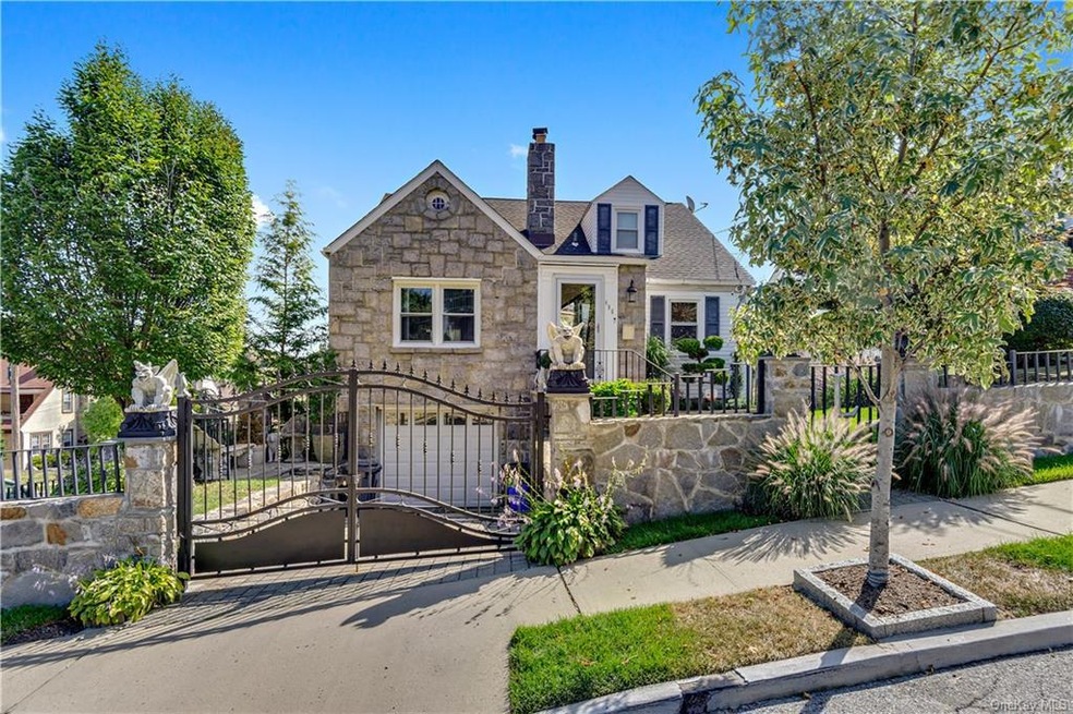 486 Park Ave, Yonkers, NY 10703 - photo 1