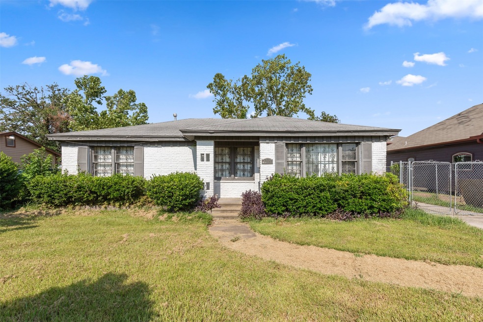 4705 Los Angeles St, Houston, TX 77026 - photo 1