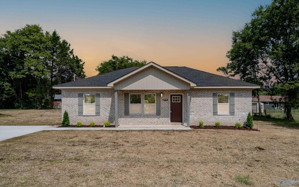 2714 Winchester Rd NW, Huntsville, AL 35810 - photo 1
